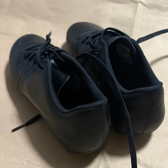 Nike Black Men's Athletic Cleats - Picture 3 of 5